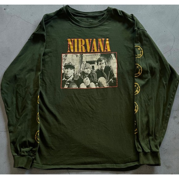 NIRVANA Other - Nirvana Long Sleeve Graphic Tee Mens XL Green Band Photo Smiley Face Sleeves